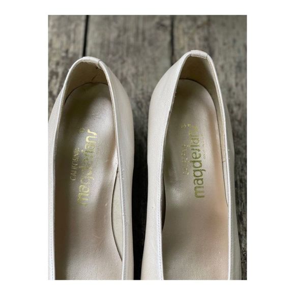 Vintage Magdesians California Pumps Metallic Cream Gold Buckle Square Toe Chunk - Picture 2 of 9